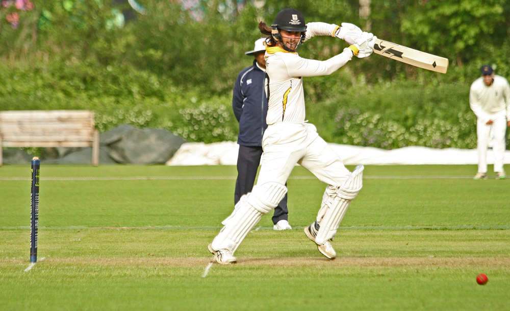 45-Hilditch-playsfrom-the-b